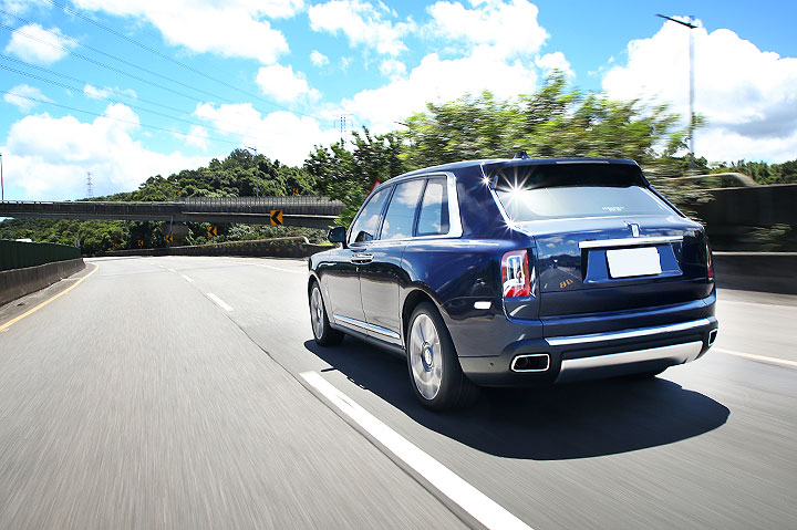 劳斯莱斯cullinan库里南体验现车报价多少钱