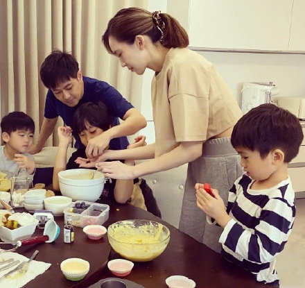 陈若仪节目中和婆婆不和，生活中两人同框对镜