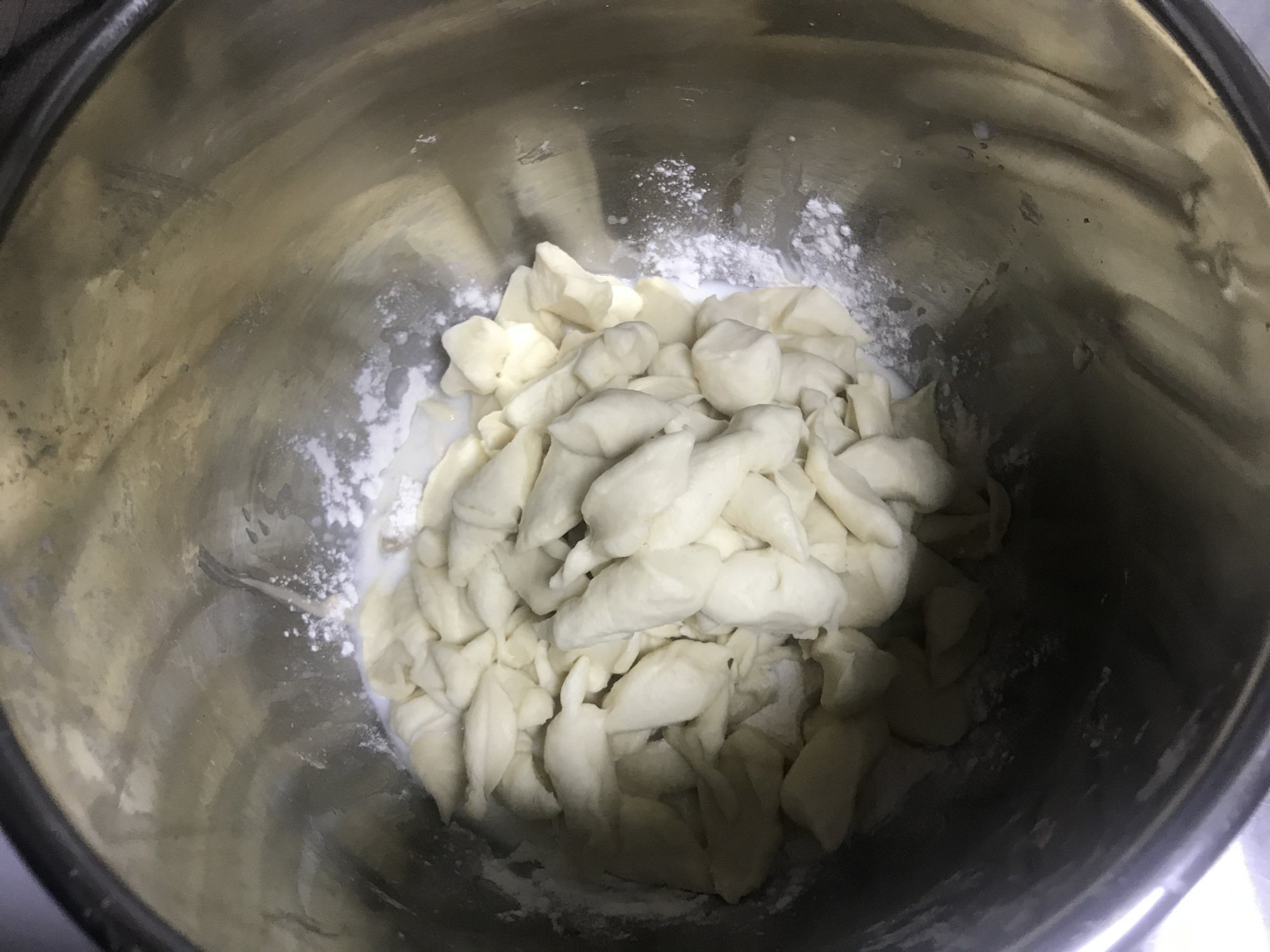 老麵包不放糖還能香甜暄軟，就因加了它，放3天不硬，兒時的味道