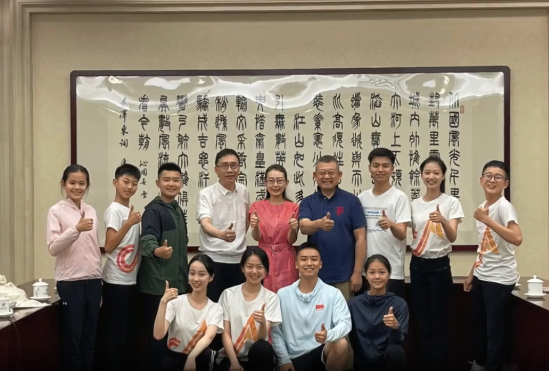 预备领诵员“冯禧”，长相酷似汤唯，还是中传