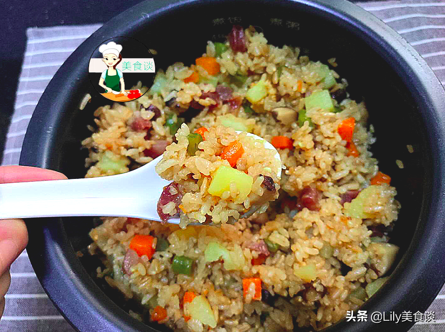 天冷了，我最爱做这美味，饭菜一锅出，营养美味，大人孩子都爱吃