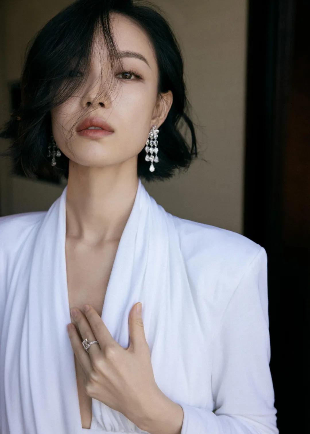 Penta提名倪妮,《流金岁月》朱锁锁换个头就翻红了,背后一扒全是黑料