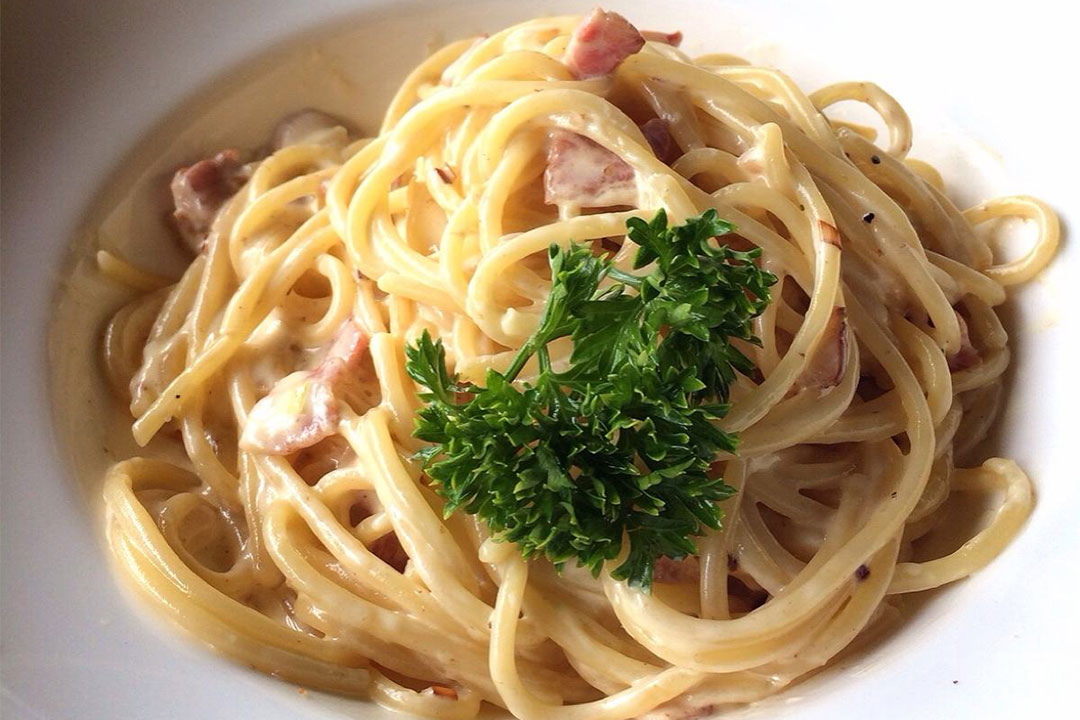 Take you to make the most romantic spaghetti, and after watching the "snack" it will make your mouth water
