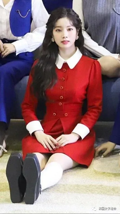 真人后记好评非常多的这位女团爱豆,意外地很有冷美女的氛围感