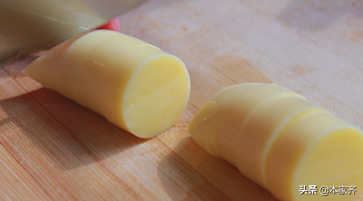 這種豆腐2元一根，比普通豆腐更好吃，軟嫩彈牙，上桌準光盤