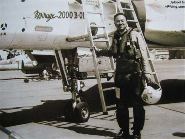 试飞员7次试飞，评价超高的幻影2000，为何一架也