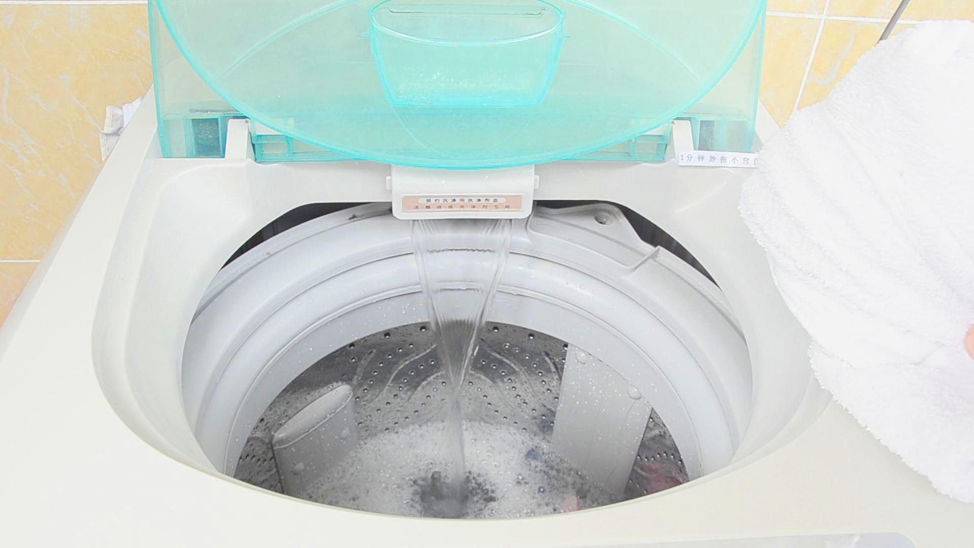 If the washing machine is not washed for 3 months, it is more dirty