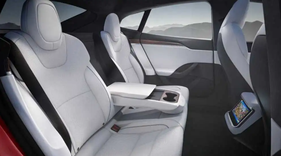 全新特斯拉Model S实车内饰曝光，这次改款真的有