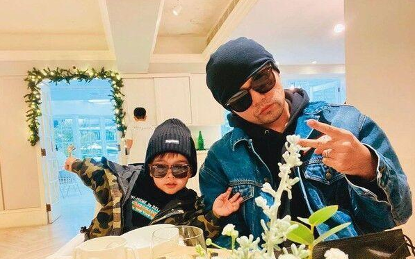 周杰伦深夜弹钢琴被指扰民，霸气回应：我家没邻居，谢谢