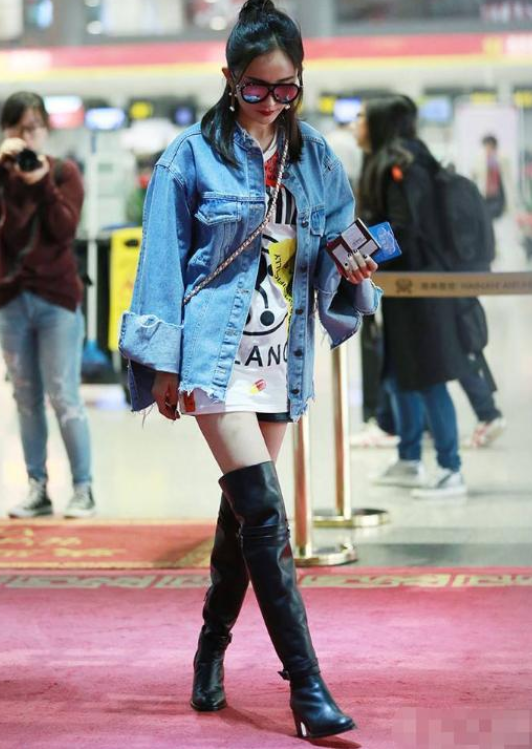 杨幂才是真的“腿精”！这靴子一般人谁敢买，