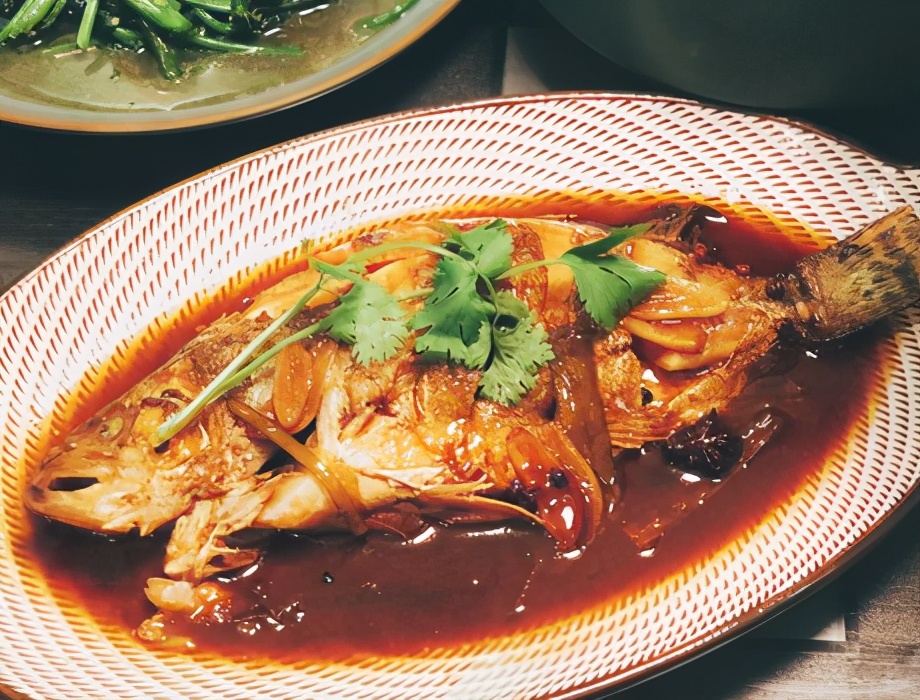 红烧桂鱼的做法步骤图 煮一煮特鲜美