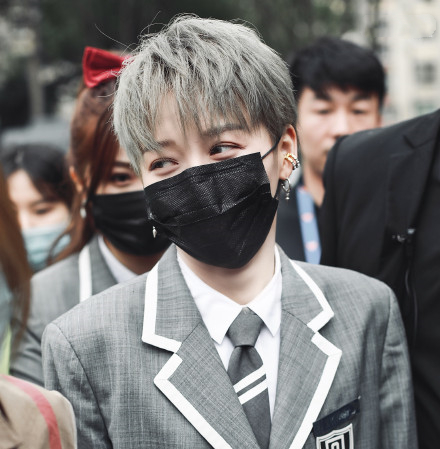 《青你2》官宣重磅嘉宾，李宇春做客总决赛，暗示刘雨昕夺C位？