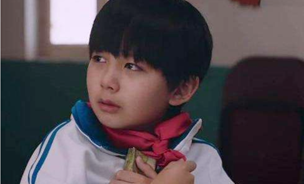 两爸|以家人之名两爸三娃的“奇怪”组合 告诉我们：爱与陪伴远比血脉相连更像家人