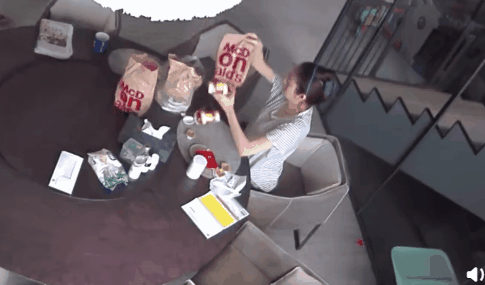 安以轩投诉孕期被外带热饮烫伤，麦当劳：非大