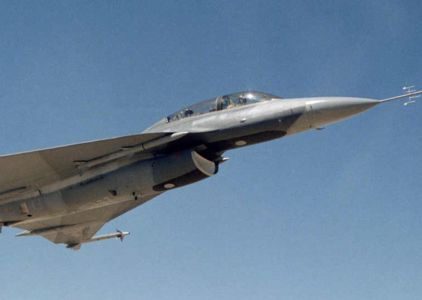 F16魔改后堪比轰炸机，全球只有2架，美国舍不得