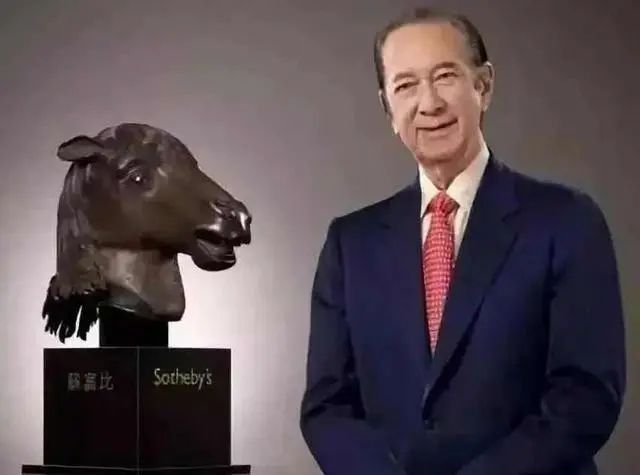 靠3条家规教育17个子女，何鸿燊是怎么做到的？
