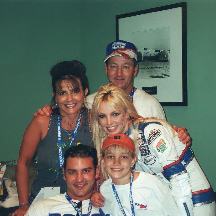 布兰妮起诉家人，自曝多年遭吸血父亲监控，细节让人毛骨悚然