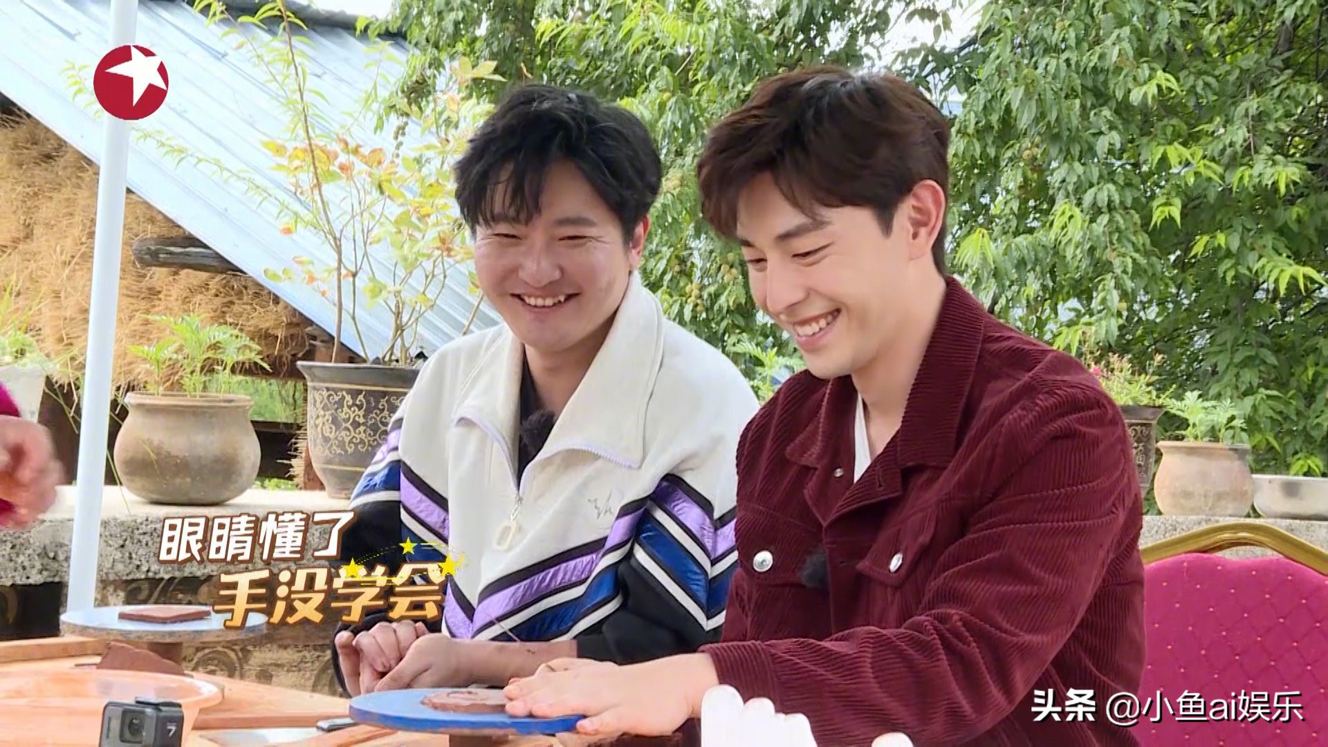 Deng Lunshu Qi is the same as casing handsome raise a key point, the fair maiden crouchs grab lens, one detail sees breeding is to install what do not come out