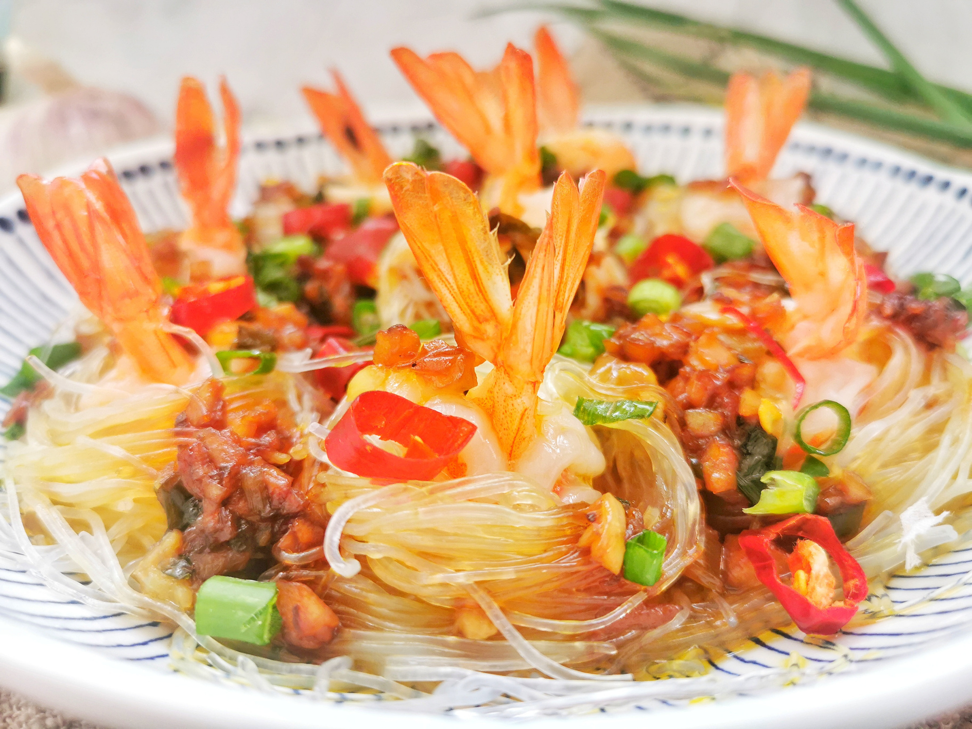 蒜蓉粉絲蝦這樣做，粉絲比蝦好吃，蒜香撲鼻，零廚藝也能學會