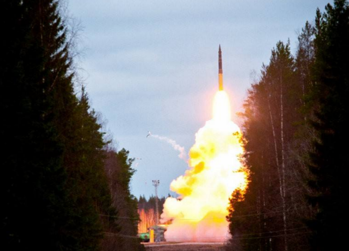 美国公开退出重要协议，东方立刻亮出底牌，若