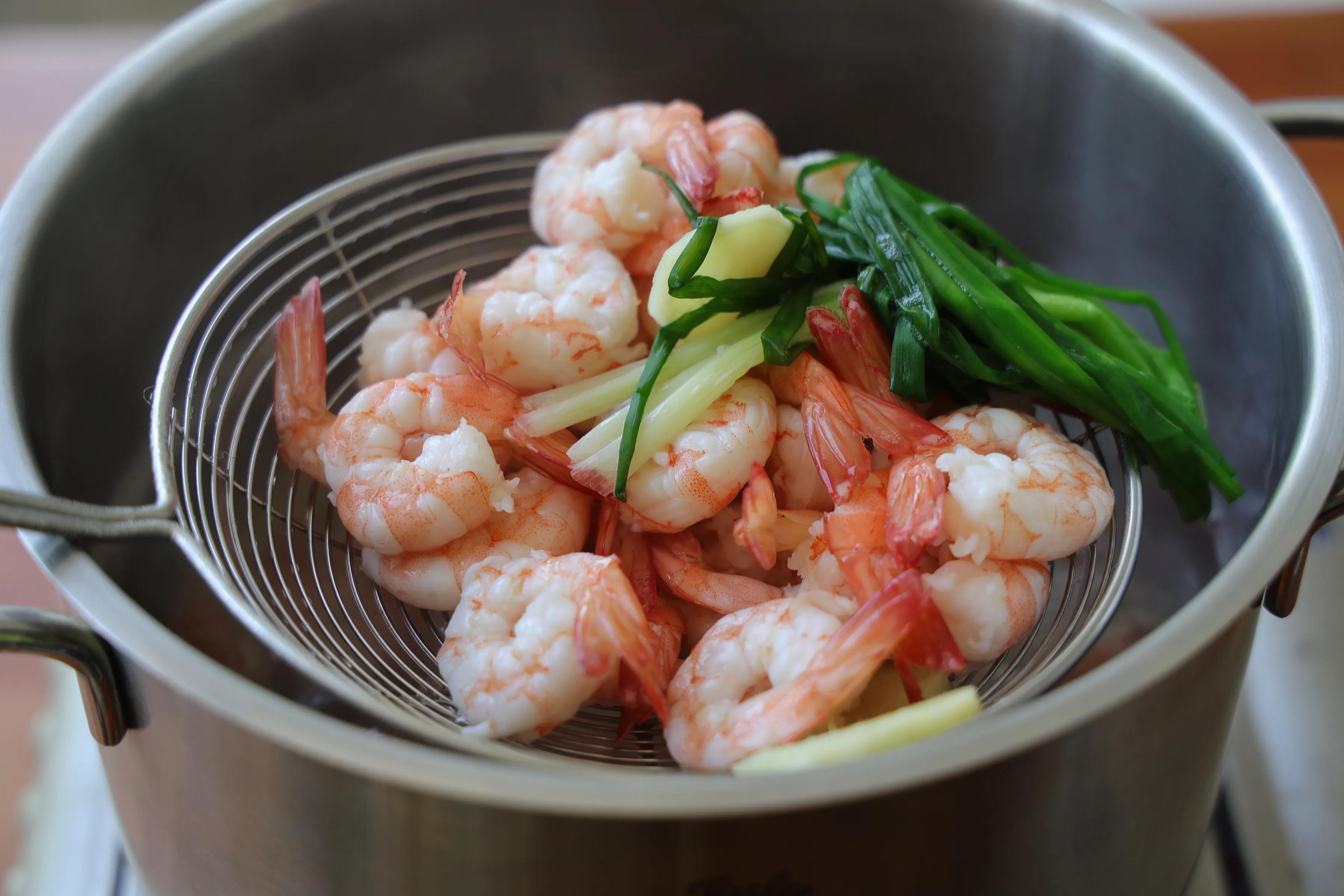 天气热，大虾我家就爱这么做，清新解腻酸爽开胃，一人一盘不过瘾