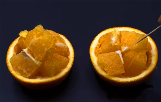 家裡來客人了，學會這樣切橙子，吃著不髒手不流汁，人人都誇聰明