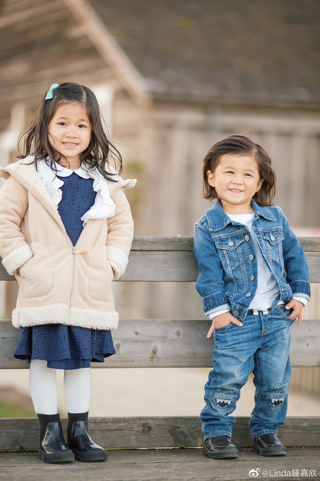 鍾嘉欣曬全家福，嫁大13歲老公成闊太，兒女顏值不敵媽媽