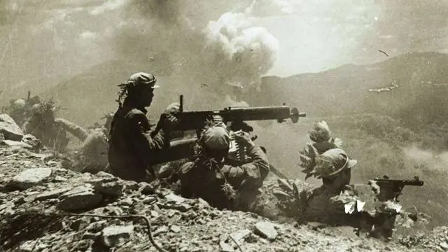 这场战斗，美军吃火鸡喝果汁，中国志愿军却打出战争史上奇迹