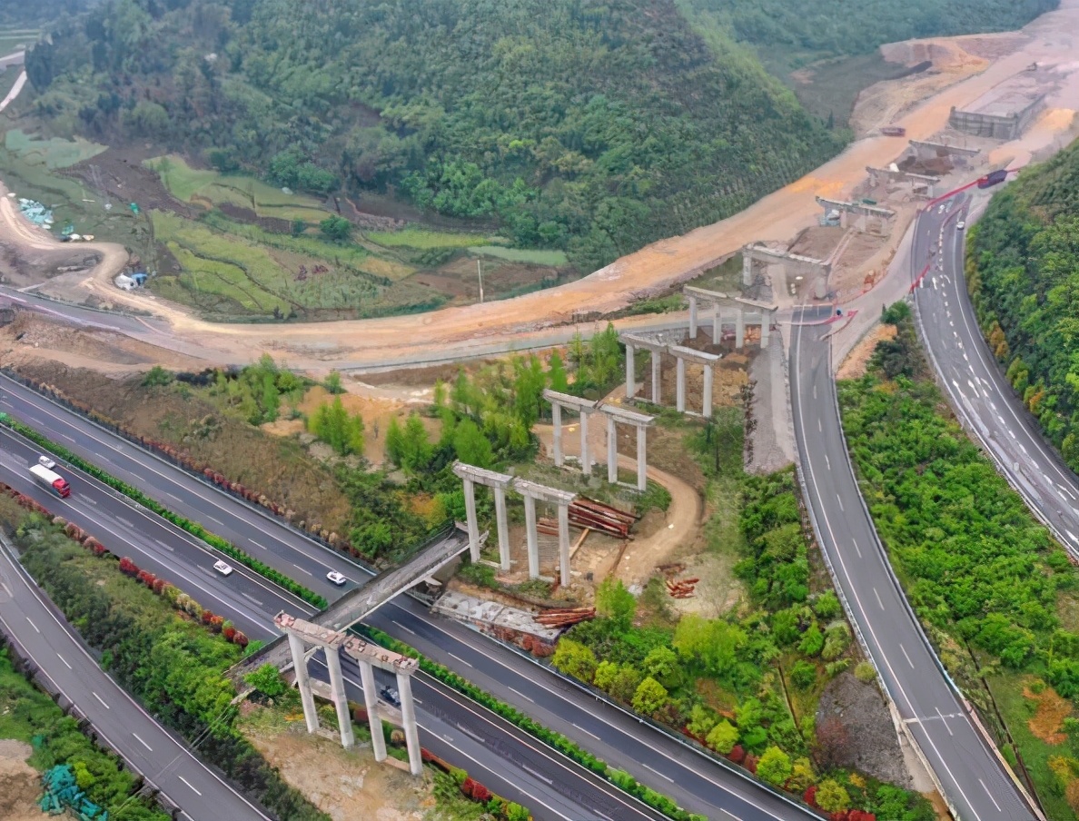 贵州投资430亿，建一条高速公路，长约276公里，预计7月1日通车