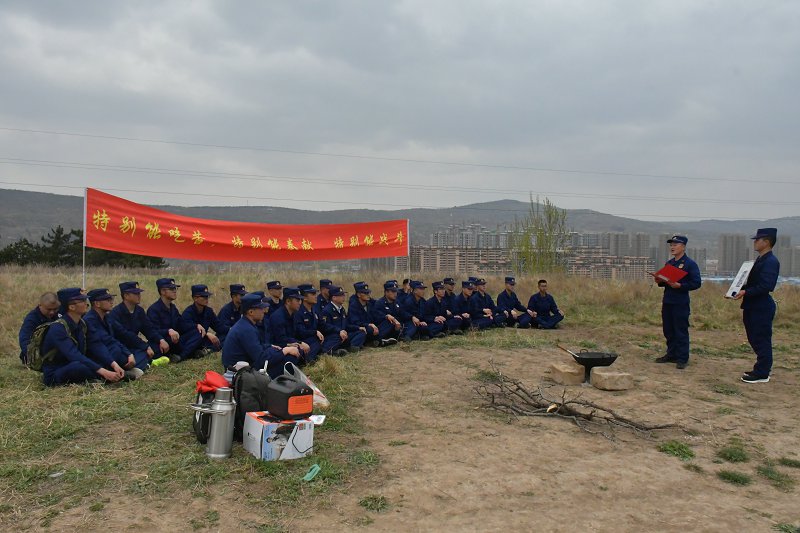 庄浪县消防组织开展“重走长征路•担当新使命”主题党日活动
