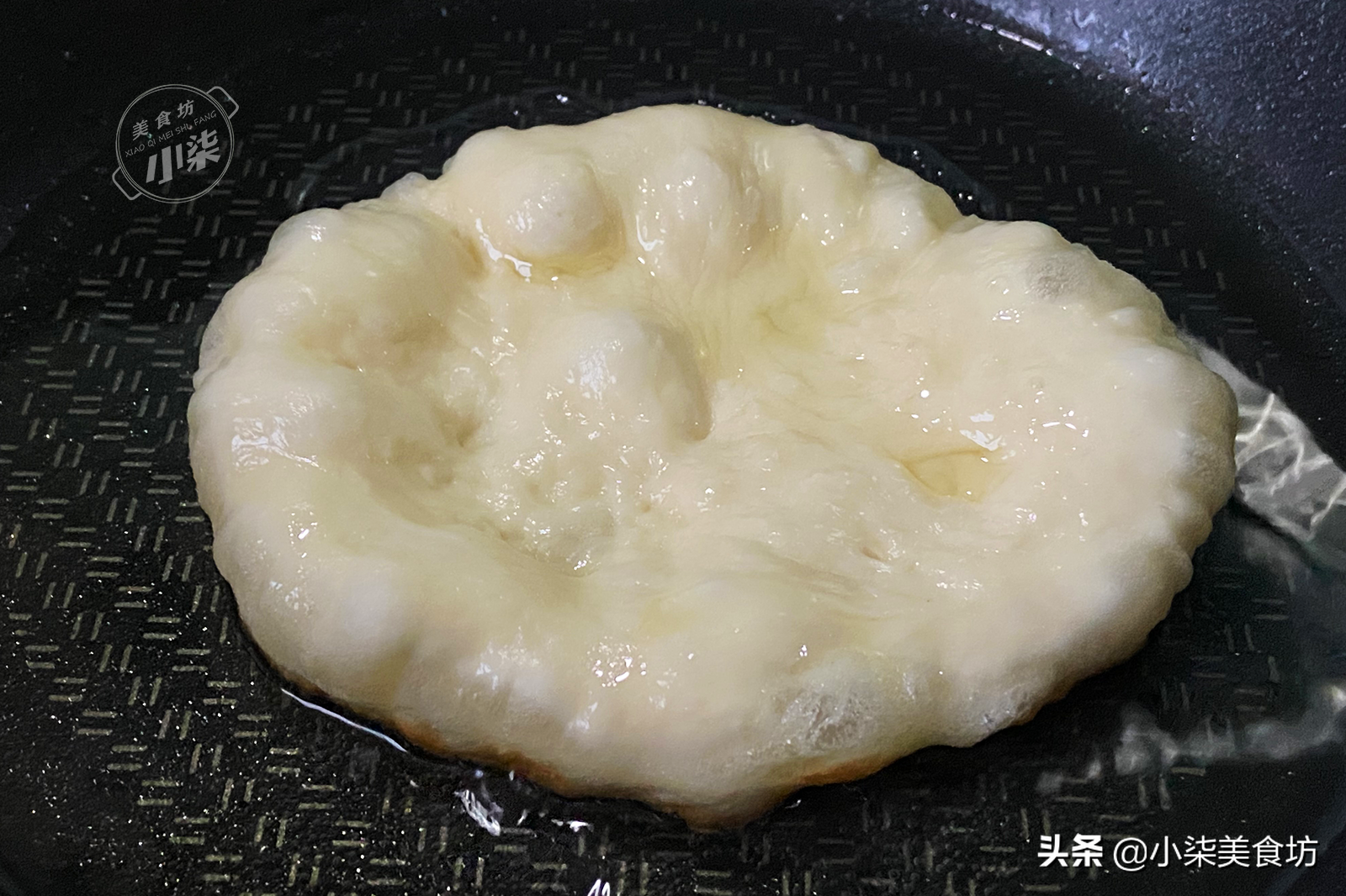 油餅不炸著吃了，打個雞蛋，外酥裡軟個個空心，吃過1次就忘不了