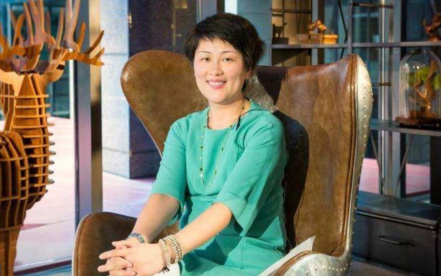 丁岚：17岁出演少林寺，和李连杰传出绯闻，嫁富商又后悔了？