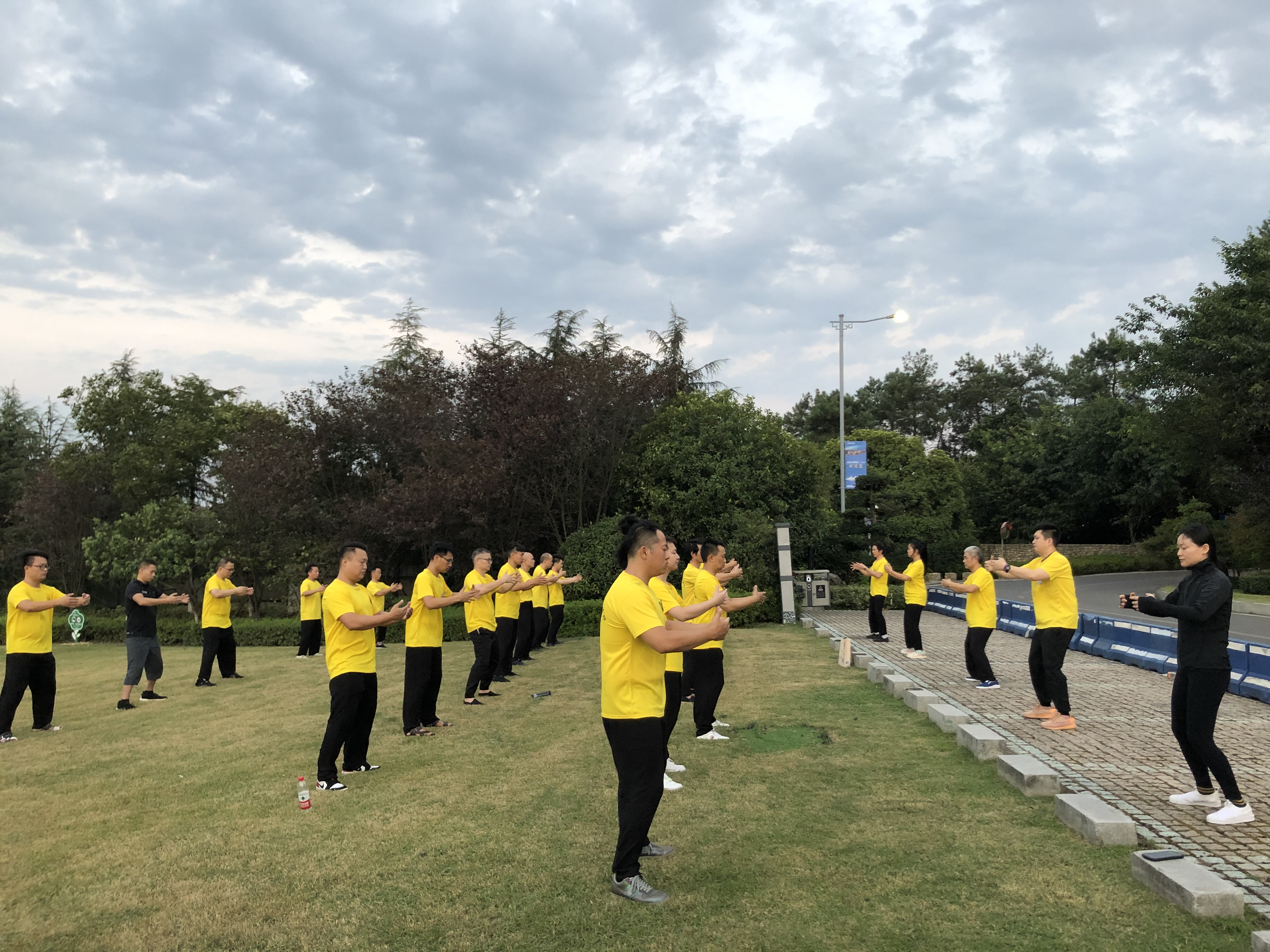 洗髓顾问夜飞站桩呼吸的正确方法站桩腹式呼吸的方法