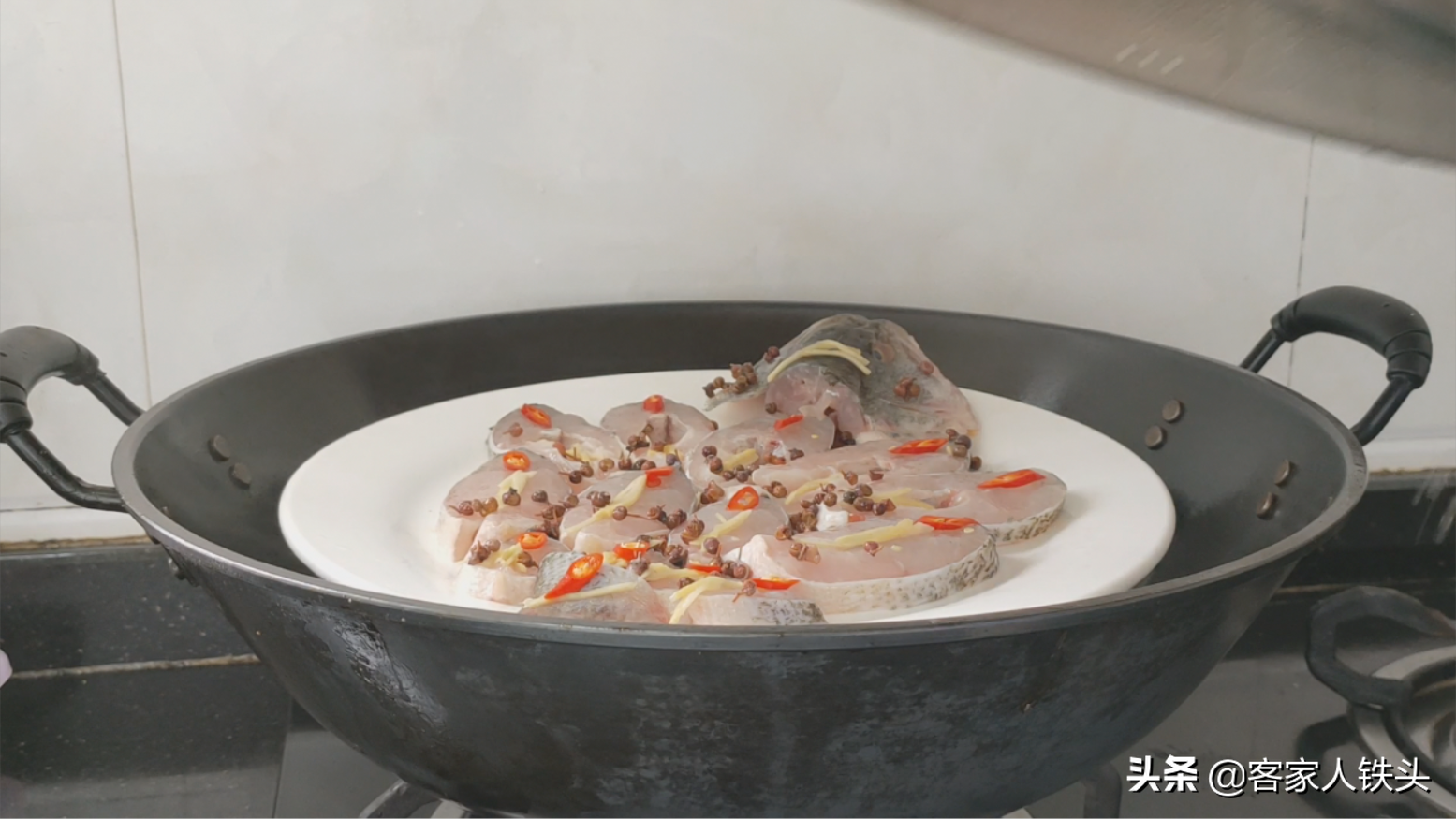 廣東人吃魚最愛的一個做法，不煎不炸7分鐘出鍋，嫩滑漂亮又好吃