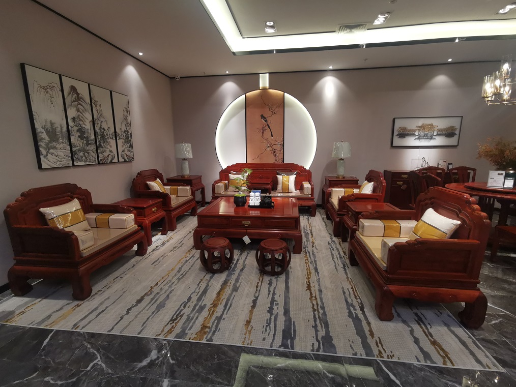 More and more people pay attention to the mahogany culture, so why is mahogany furniture more