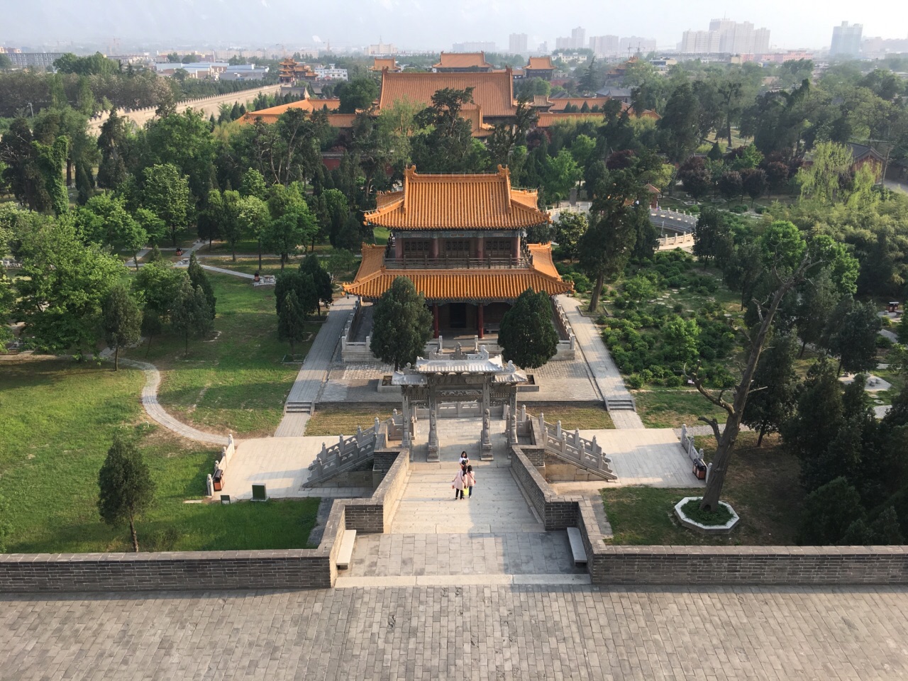 A scenic spot in Shaanxi, only 8 kilometers away from Huashan, is called "Little Forbidden City"