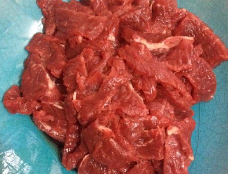图片[4]-洋葱炒牛肉的做法步骤图 牛肉软嫩多汁不柴-起舞食谱网