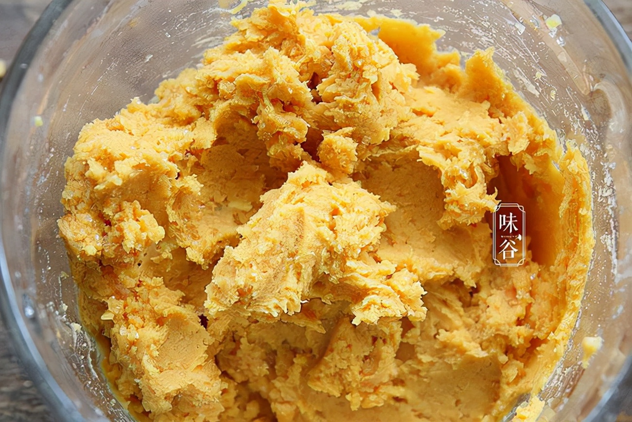 红薯别再煮着吃了，包上手抓饼，孩子抢着吃，后悔做少了，真香