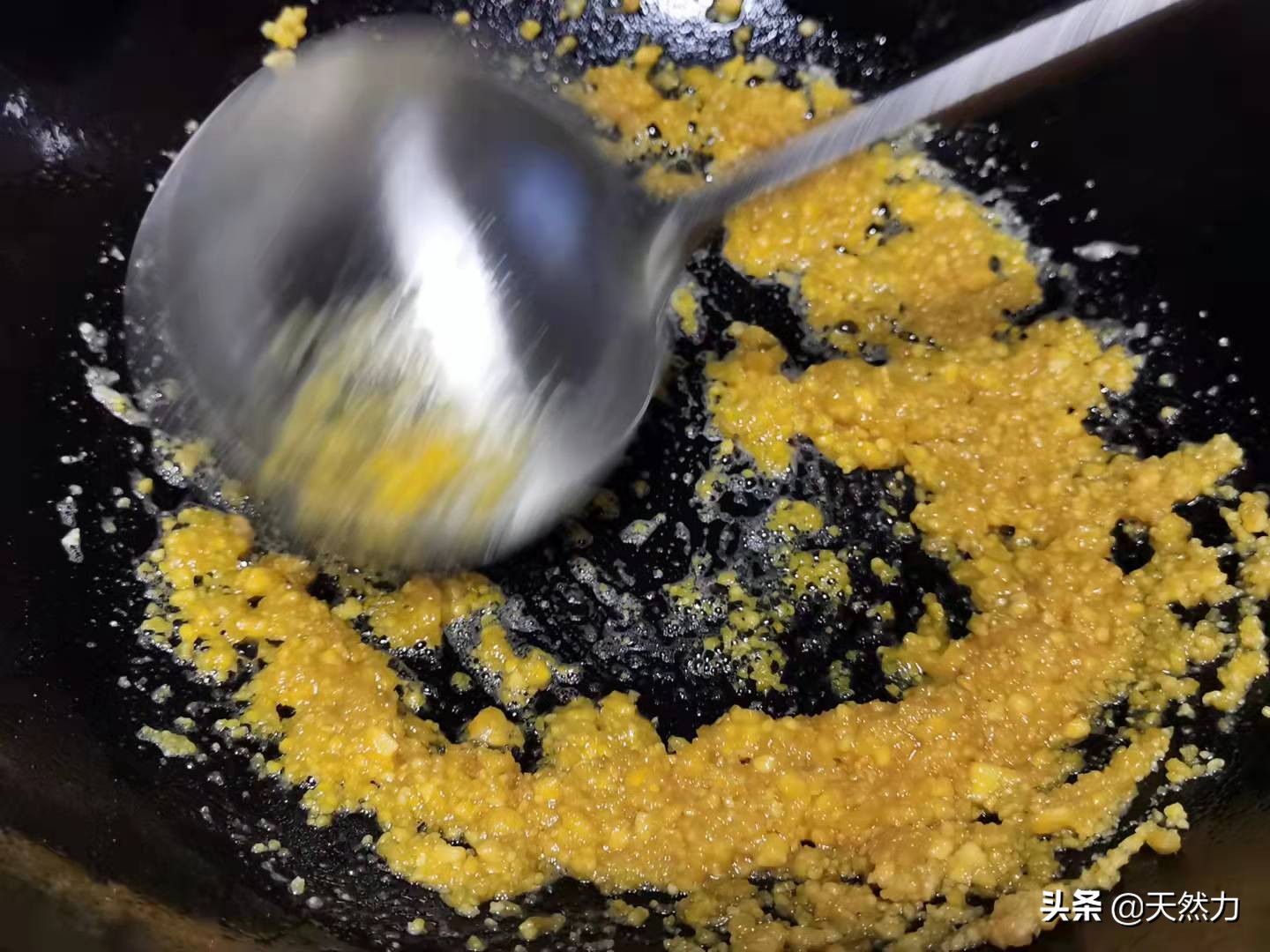在家也能轻松做出广东名菜蛋黄焗南瓜，详细经验干货做法，收藏了