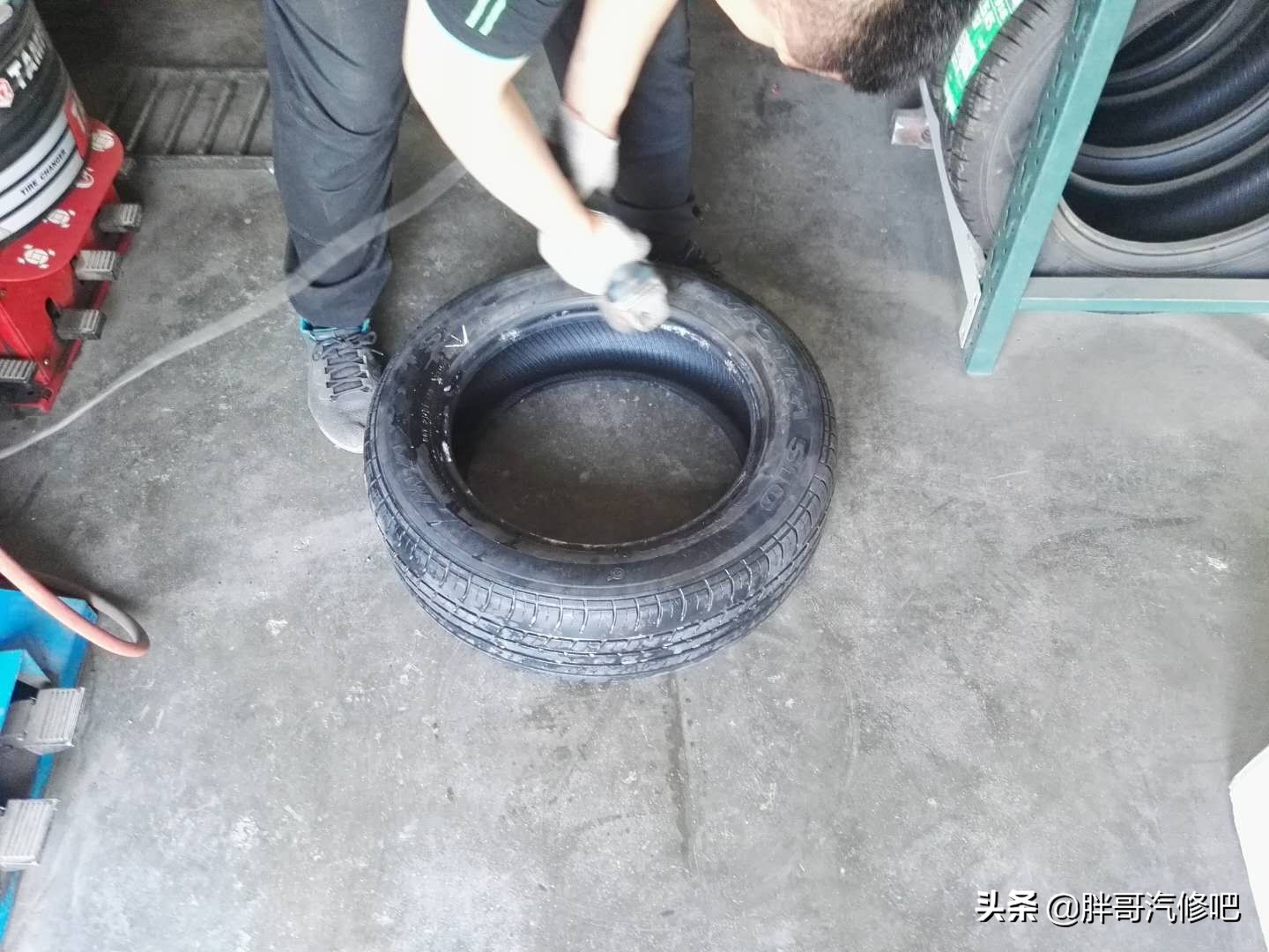 图片[6]_轮毂氧化腐蚀 造成车辆轮胎慢性漏气 轮胎师傅专业处理_5a汽车网