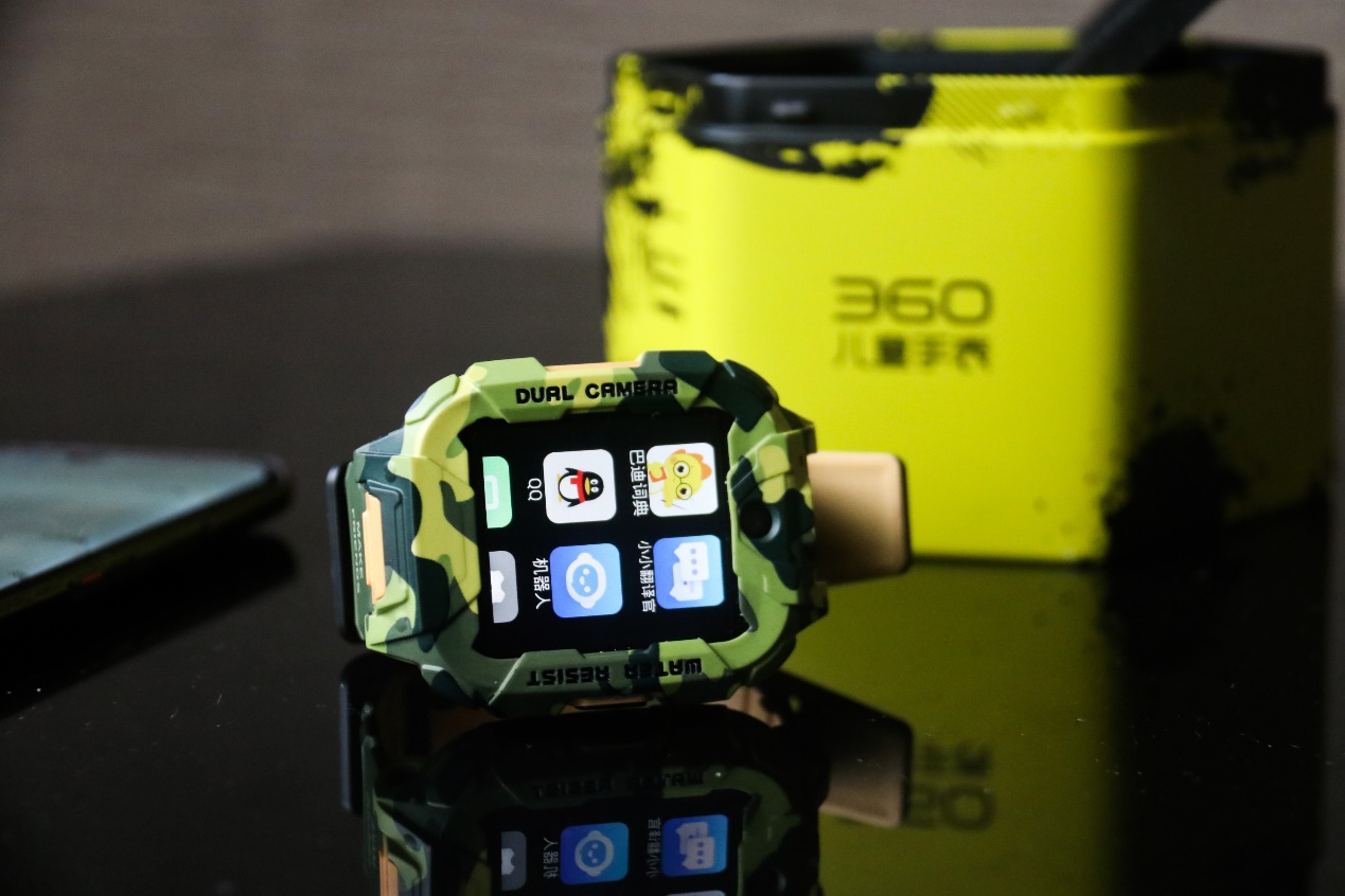 儿童电话手表两大巅峰力作比拼？王者之师，火力全开