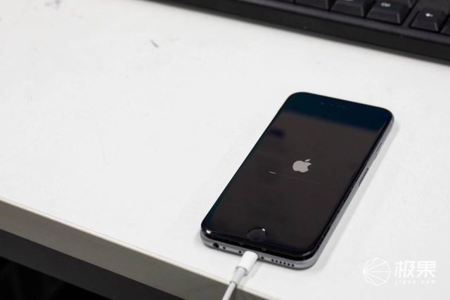 iPhone最强魔改！300块低配变顶配，华强北黑科技吓人