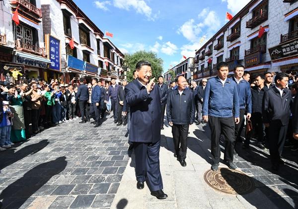 习近平在西藏考察时强调 全面贯彻新时代党的治藏方略 谱写雪域高原长治久安和高质量发展新篇章