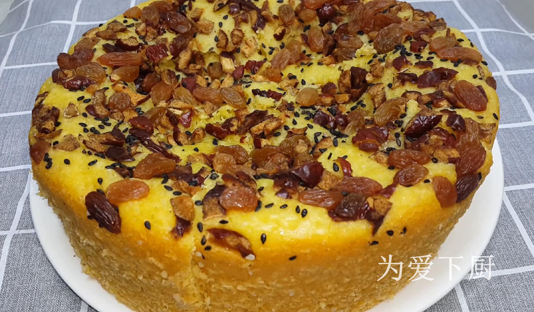 發糕別直接蒸著吃了，加2個蘋果，鬆軟香甜，保證孩子愛吃不挑食