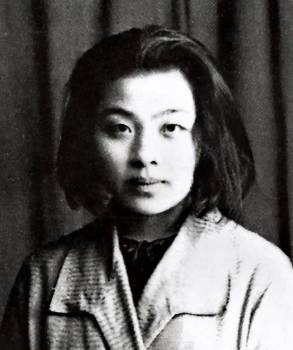 她是伟人最欣赏的女性之一 却脚踏两只船 监狱中和嫌犯生子 资讯咖