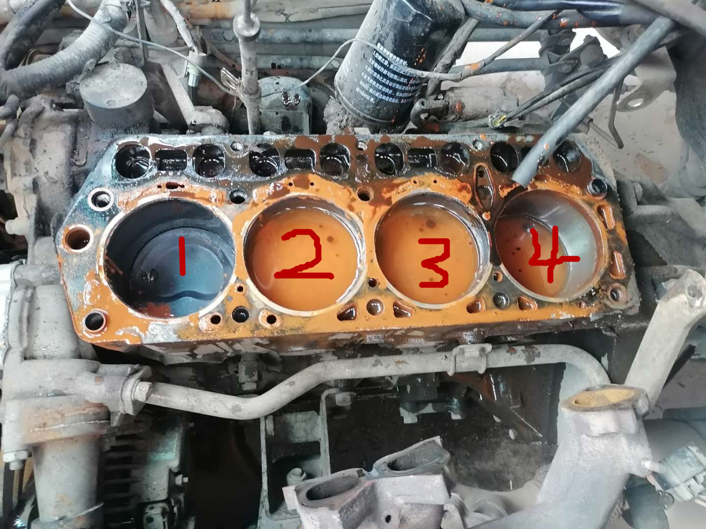 图片[21]_真实案例分析 发动机高温造成机油乳化 冲缸垫_5a汽车网