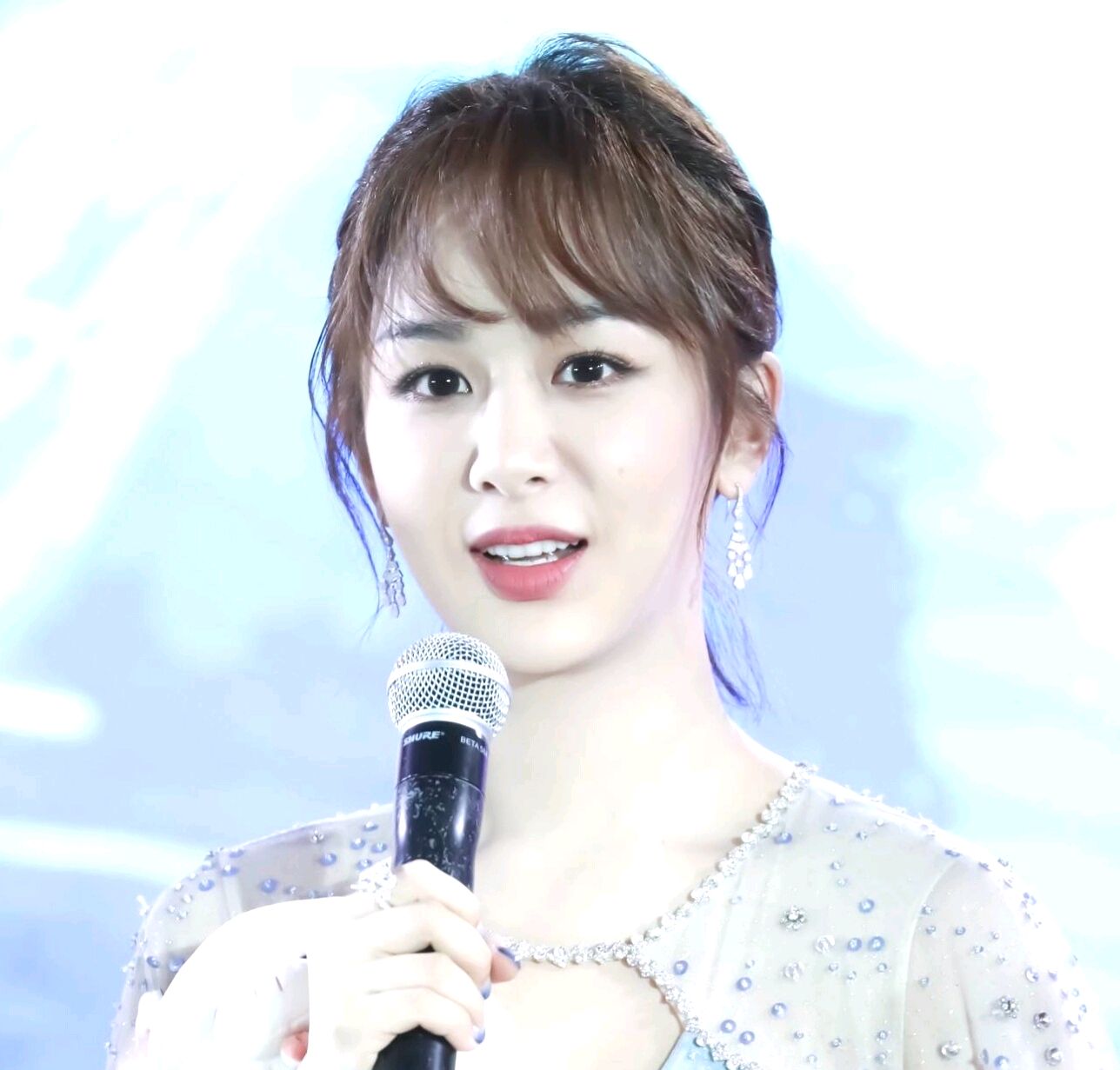 张一山生日发长文感谢粉丝，杨紫“花式”送祝