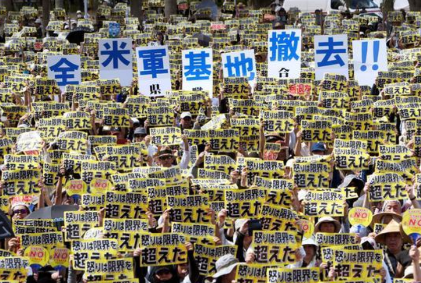 冲绳要独立，美军滚出去！冲绳街头大兴游行，日本政府如何应对？