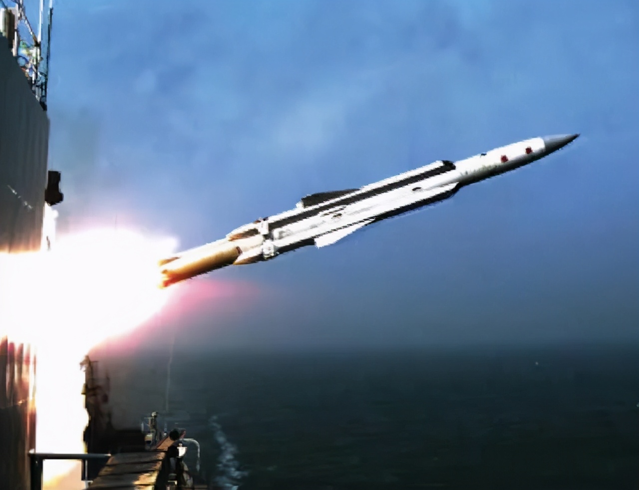 055落败项目？CM401性能一般，中国海军反舰导弹如何选择