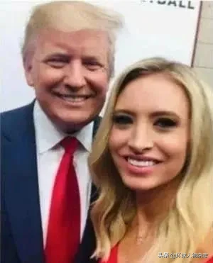 32岁靓女成白宫新星，一上任就和媒体互撕，“特